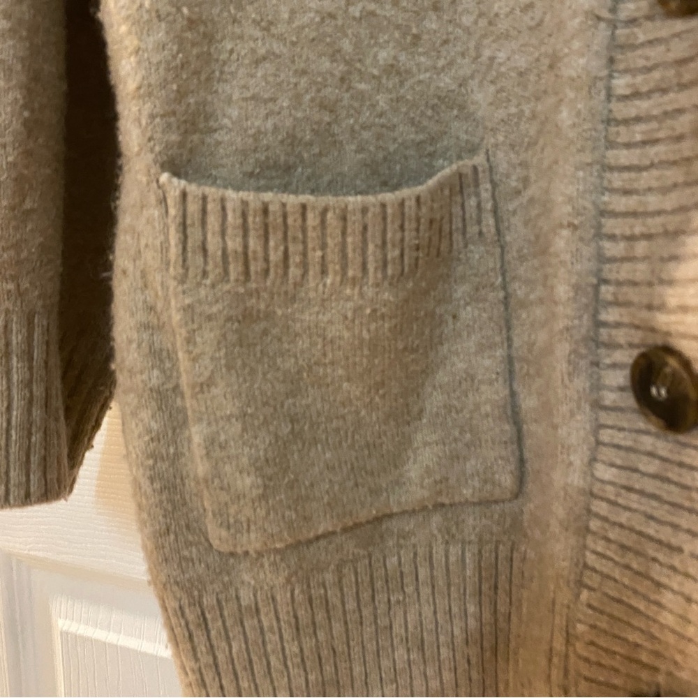 MANGO WMNS S-L OVERSIZED CARDIGAN WITH BUTTONS BEIGE Office Classic Minimalist - Picture 5 of 7